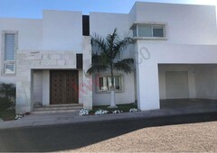 Hermosa casa en el fraccionamiento Puerta Marina en Guaymas con Alberca privada