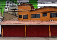 venta de casa a 400 m de metro copilco. alcaldía coyoacán, con patio muy amplio