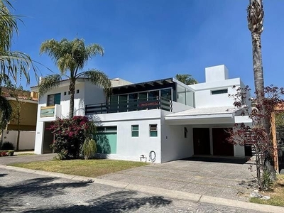 Casa en Venta Valle Real a 5 Minutos del Tec de Monterrey Zapopan Jalisco