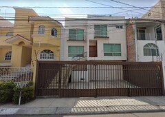 doomos. casa al 40 de descuento cerca de plaza constituyentes