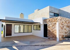 doomos. casa de una planta , dos recámaras y piscina en chichí suárez, mérida yucatán