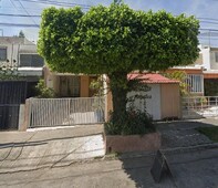 Doomos. CASA EN REMATE BANCARIO PEZ AUSTRAL LAS FUENTES ZAPOPAN