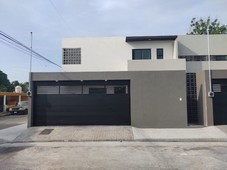 Casa en venta con Recamara en planta baja Col. Manantial, Boca del Río,Ver.