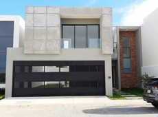 CASA EN VENTA FRACC. PALMAS GREEN CON ALBERCA