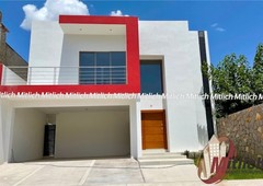 casa en venta recámara en planta baja bosques del valle 5,200,000