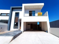 EN VENTA HERMOSA Y GRANDE CASA EN FRACC. BOSQUES DEL VALLE $6'680,000