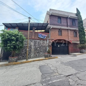 Local En Venta En Jorge Jiménez Cantú, Tlalnepantla, Edomex.