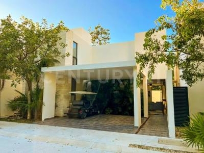 Venta de lujosa casa en playa del Carmen Q.Roo AG02123