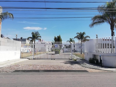 Casas en renta - 100m2 - 4 recámaras - Querétaro - $10,000