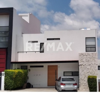 Casas en renta - 180m2 - 3 recámaras - Zibatá - $22,000