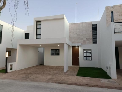 Casas en renta - 265m2 - 4 recámaras - Temozon Norte - $24,000