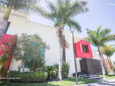 Casas en renta - 754m2 - 4 recámaras - Valle Real - $100,000