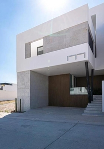 Casas en venta - 198m2 - 3 recámaras - Aguascalientes - $7,900,000