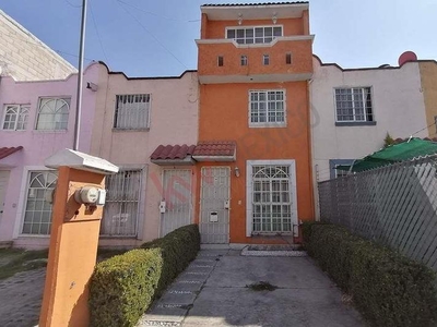 Casa en venta Toluca, cerca Tollocan, GM, Chrysler, Robert Bosh, Aeropuerto, Alfredo del Mazo se ...