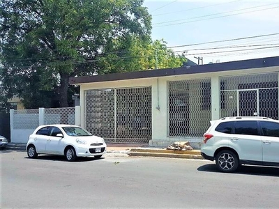 Doomos. Amplia Casa en Renta en Col. Azteca, Guadalupe, Nuevo León