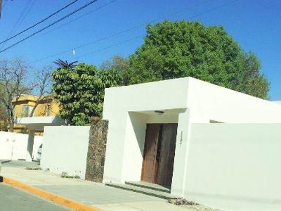 Doomos. Casa Sola Residencial en Renta en Colonia Del Valle, San Pedro