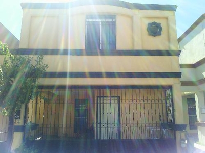 Doomos. Hermosa Casa en Renta en Privadas de Anahuac - Escobedo N.L.
