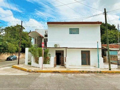 Doomos. Venta de casa en esquina en Itzimná, Mérida, Yucatán