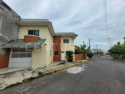 Casa en venta en Fracc Laguna Real, Veracruz