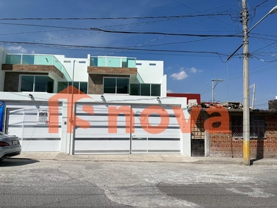 VENTA DE AMPLIA CASA CON EXCELENTES ACABADOS Y MAGNIFICA UBICACION, A UNA CUADRA DEL COLEGIO ESPARZA