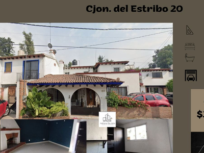 Casa En Alcaldía Atizapan, Col. Rincon Colonial, Cjon. Del Estribo 20. Cuenta Con Chimenea. Abm133-za