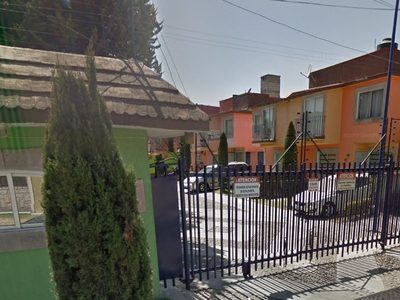 Casa En Venta En Club Jardin, Toluca