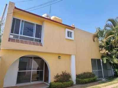 Casa En Venta En Cuernavaca Con Vigilancia T. 322 M2, C. 190 M2 | Fracc.los Cizos | $4.000.000