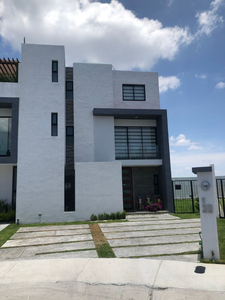 Preciosa Casa En Zibatá, Querétaro. Con Hermosa Vista.