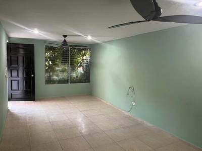 Bonita y amplia casa en zona centrica y tranquila de Cancun - 2 recamaras, patio, estacionamiento