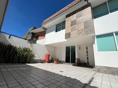 Casa en Renta amueblada zona plaza cristal