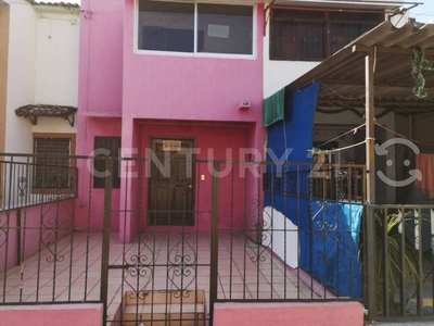 Casa en venta en Infonavit La Estancia, Colima