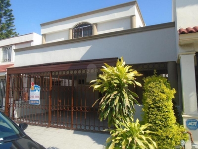 Casa sola en renta en Cerradas de Anáhuac, General Escobedo, Nuevo León