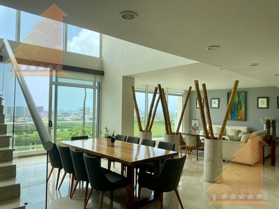 Doomos. Increíble Penthouse en venta con 4 recamaras vista al Mar Puerto Cancun
