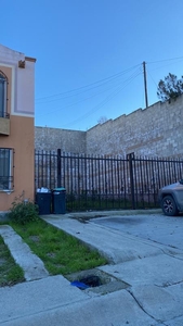En Renta Casa en Tijuana en Privada en Colinas de California 2-Recamaras $13,500.00 Pesos