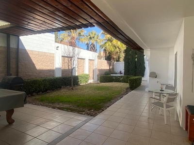 EXCELENTE RESIDENCIA EN VENTA EN CAMPOS ELISEOS III