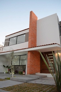 Hermosa residencia nueva en Bosques de Santa Anita