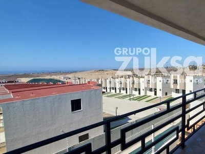 ¡Se vende casa, vista panorámica desde la terraza y gran patio en Viñas del mar!