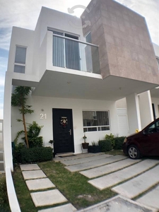 Vendo casa en condominio San Isidro