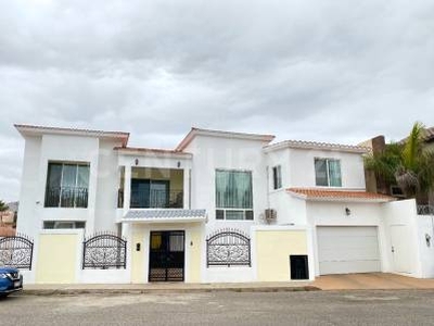 Casa en Venta en Loma Dorada, Ensenada, Baja California