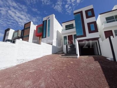 Casa en Venta en Solares Banthí, San Juan del Río, Querétaro.