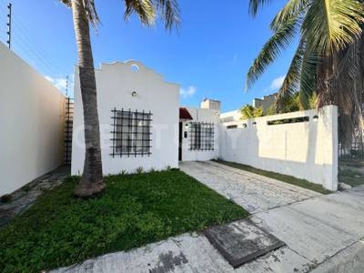 Venta Casa en Condominio Horizontal en Cancun a 15 min Aeropuierto