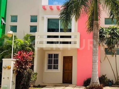Casa en renta en Avenida las Torres, Cancún