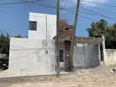 Casa en venta en esquina a una cuadra de la carretera panamericana col Plan de Ayala