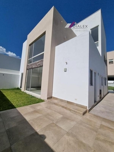 Col. Laderas Residencial -CARRETERA NACIONAL- Casa en Venta Monterrey Zona Sur