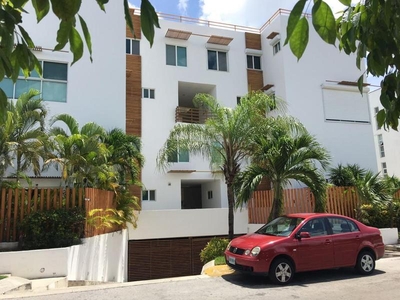 Muy amplio y amueblado Very spacious and furnished