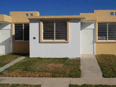 Se vende casa dentro de coto con alberca a 10 min del Aeropuerto de Puerto Vallarta