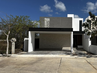 Doomos. Casa en venta en Cholul en Mérida,Yucatán