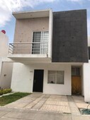 casas en renta - 249m2 - 2 recámaras - club de golf - 9,000