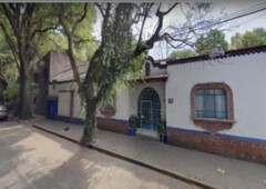 hermosa casa en barrio santa catarina, gran remate bancario