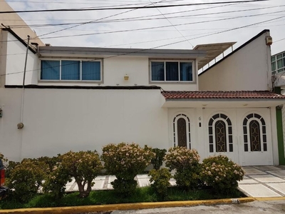 Casa en venta Calle Campeche 30, Fraccionamiento Valle Ceylán, Tlalnepantla De Baz, México, 54150, Mex